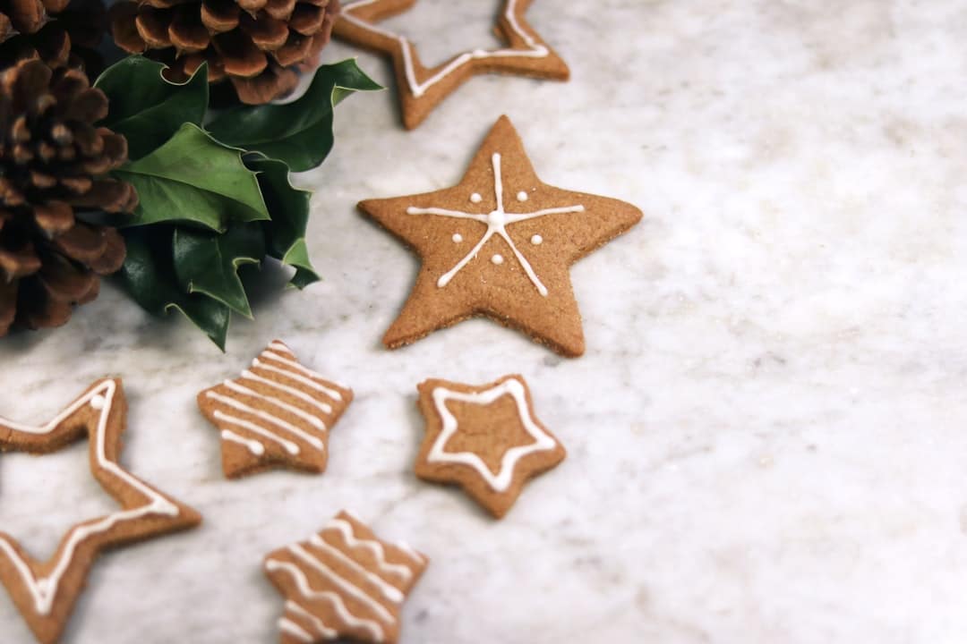 découvrez le délice des pains d'épices avec notre recette authentique de gingerbread. parfait pour les fêtes, ce gâteau moelleux aux épices réchauffera vos papilles et ravira vos convives. apprenez à le préparer avec des ingrédients simples et savoureux !