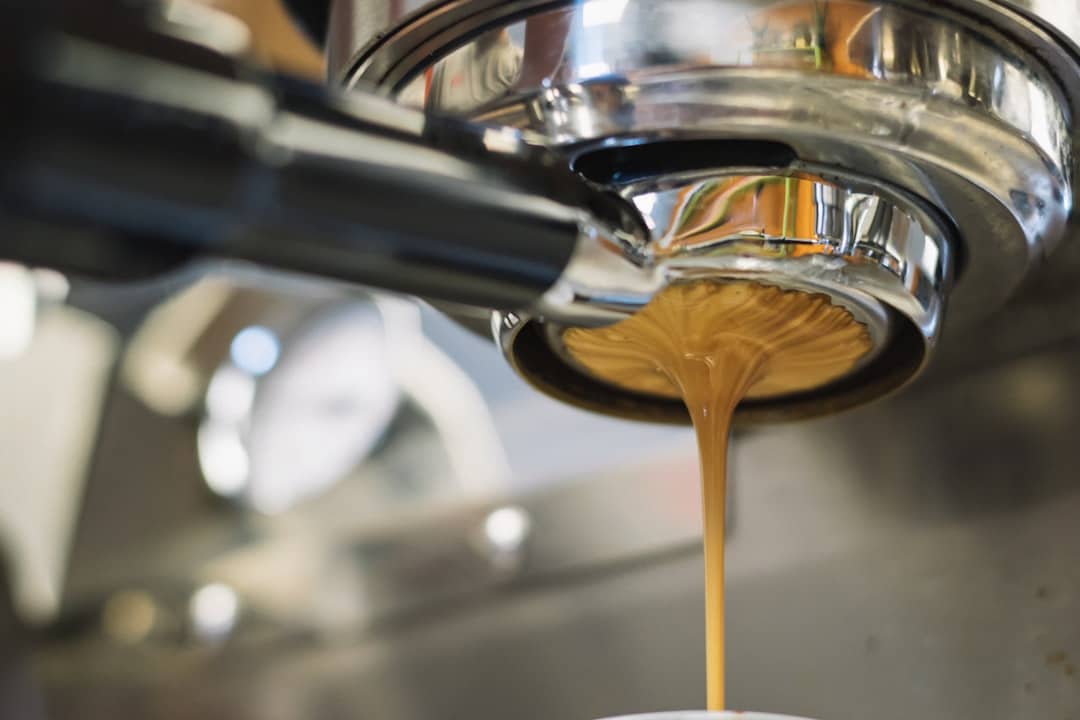 découvrez notre sélection de machines à café innovantes qui transforment votre pause café en un véritable moment de plaisir. des modèles pour tous les goûts, allant des espresso aux cafetières à filtre, trouvez la machine qui répond à vos besoins et savourez un café parfait à chaque tasse.