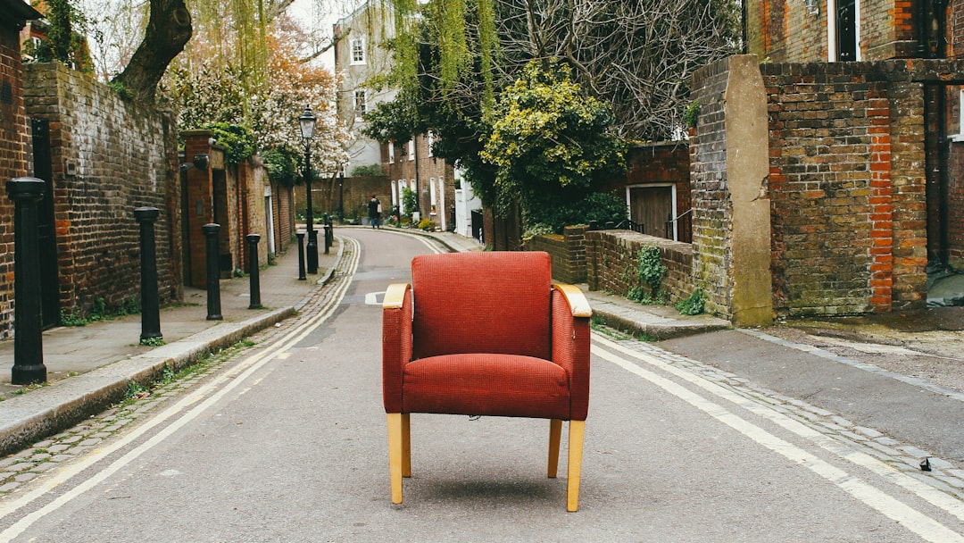 découvrez notre sélection de chaises ikea alliant confort et design moderne. que vous recherchiez une chaise pour votre salle à manger, votre bureau ou votre salon, trouvez le modèle parfait qui s'adapte à votre style et à vos besoins.